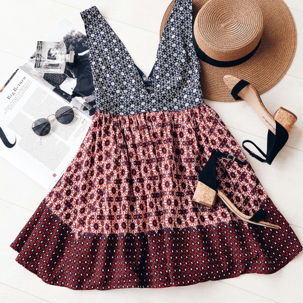 La Vie en Roses Navy and Red Floral Print Dress